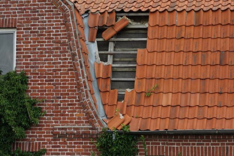 Eine gute Gebäudeversicherung schützt gegen Sturmschäden